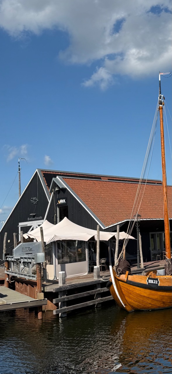 Tent van Creative Tent Systems bij de Botterloods en de HK22 in de haven